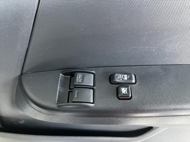 ハイエースバン ウェルキャブBタイプ 4WD ディーゼルターボ トヨタセーフティセンス 車いす用固定装置2基 リモコン付き電動スイングアームリフト オートステップ 手摺り 純正ナビ ワンセグTV バックカメラ ドライブレコーダー キーレス(34枚目)