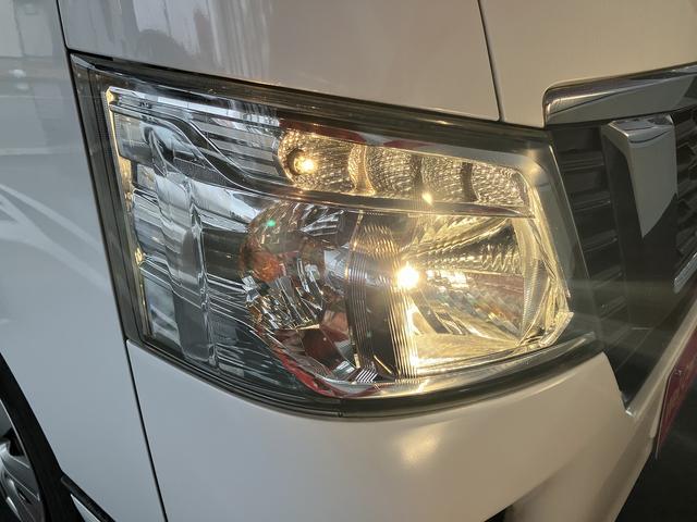 NV350キャラバンバン チェアキャブ車いす1+1名仕様 4WD 車いす用固定装置2基 リヤアームリフト ストレッチャー付属 ストレッチャー固定装置 酸素ボンベ固定金具 点滴フック オートステップ 手摺り パワースライドドア アラウンドビューモニター(35枚目)