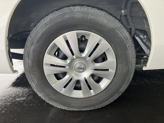 NV350キャラバンバン チェアキャブ車いす1+1名仕様 4WD 車いす用固定装置2基 リヤアームリフト ストレッチャー付属 ストレッチャー固定装置 酸素ボンベ固定金具 点滴フック オートステップ 手摺り パワースライドドア アラウンドビューモニター(40枚目)