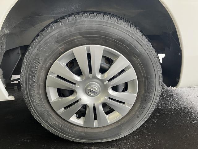 NV350キャラバンバン チェアキャブ車いす1+1名仕様 4WD 車いす用固定装置2基 リヤアームリフト ストレッチャー付属 ストレッチャー固定装置 酸素ボンベ固定金具 点滴フック オートステップ 手摺り パワースライドドア アラウンドビューモニター(42枚目)