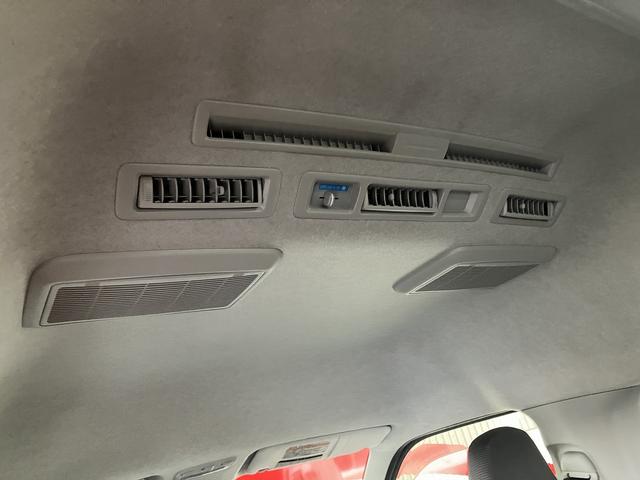 ハイエースバン 4WD トヨタセーフティセンス 車いす固定装置 リヤリフト オートステップ 手摺り パワースライドドア バックカメラ 純正ナビ ワンセグTV ドライブレコーダー ETC AC100Vコンセント(18枚目)