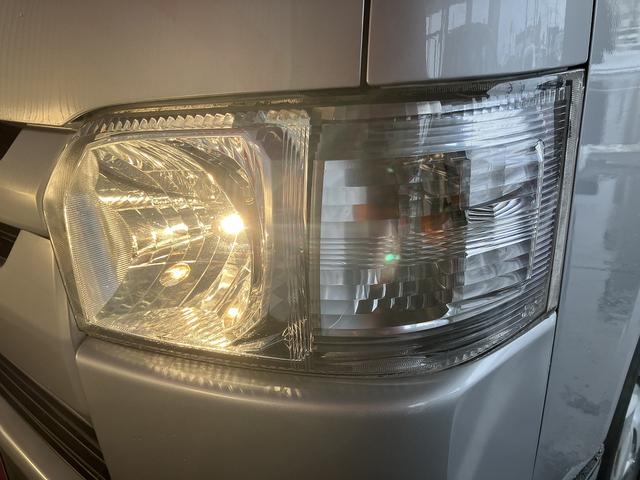 ハイエースバン 4WD トヨタセーフティセンス 車いす固定装置 リヤリフト オートステップ 手摺り パワースライドドア バックカメラ 純正ナビ ワンセグTV ドライブレコーダー ETC AC100Vコンセント(39枚目)