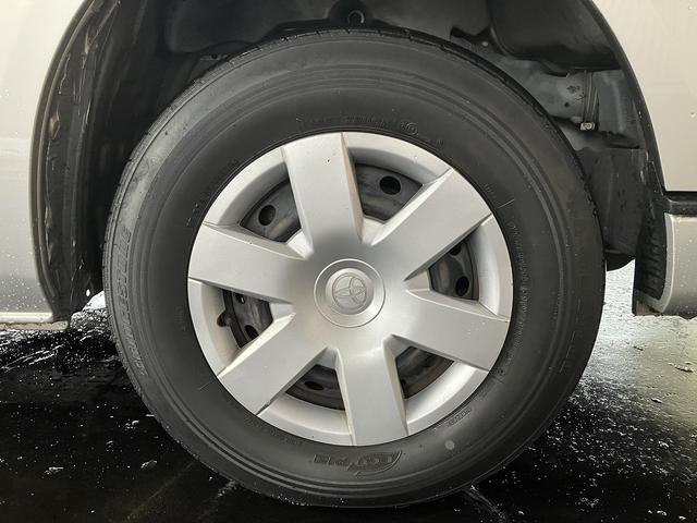 ハイエースバン 4WD トヨタセーフティセンス 車いす固定装置 リヤリフト オートステップ 手摺り パワースライドドア バックカメラ 純正ナビ ワンセグTV ドライブレコーダー ETC AC100Vコンセント(42枚目)