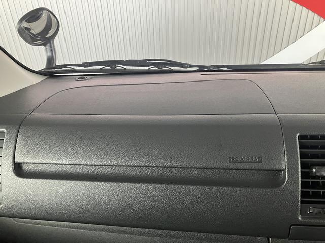 ハイエースバン ウェルキャブBタイプ 4WD ディーゼルターボ トヨタセーフティセンス 車いす用固定装置2基 リヤアームリフト オートステップ 手摺り パワースライドドア バックカメラ 純正ナビ ワンセグTV 純正ドライブレコーダー(30枚目)