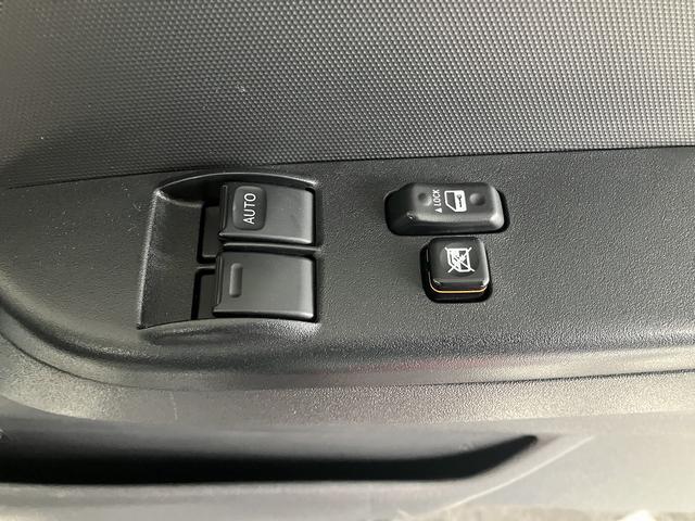 ハイエースバン ウェルキャブBタイプ 4WD ディーゼルターボ トヨタセーフティセンス 車いす用固定装置2基 リヤアームリフト オートステップ 手摺り パワースライドドア バックカメラ 純正ナビ ワンセグTV 純正ドライブレコーダー(34枚目)