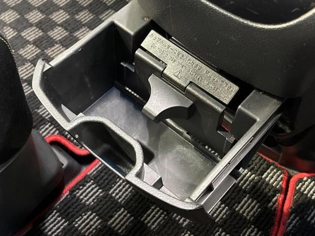 セレナ ハイウェイスターＳ－ＨＶアドバンスドセーフティパック　両側電動スライド　ＳＤナビ　全周囲カメラ　エマージェンシーブレーキ　禁煙車　スマートキー　ＥＴＣ　クルコン　車線逸脱警報　誤発進抑制機能　オートライト　オートエアコン　純正オプション１６インチＡＷ（69枚目）