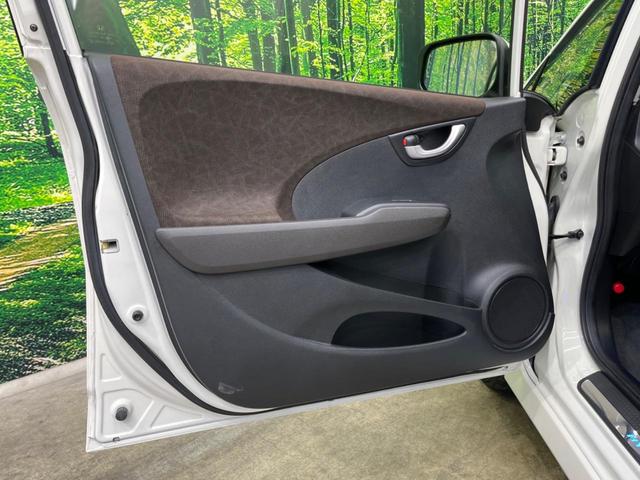 フィットシャトルハイブリッド ハイブリッド・スマートセレクション　純正９インチナビ　バックカメラ　禁煙車　ハーフレザーシート　シートヒーター　ＨＩＤヘッド　ＥＴＣ　クルコン　オートライト　オートエアコン　純正１５インチＡＷ　ＣＤ／ＤＶＤ再生　フルセグ　革巻ハンドル（36枚目）