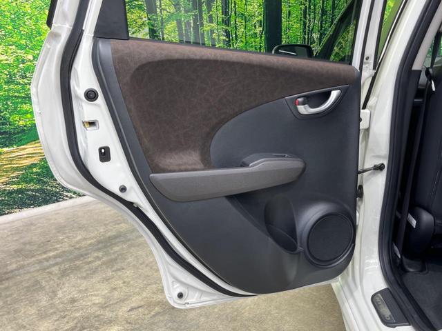 フィットシャトルハイブリッド ハイブリッド・スマートセレクション　純正９インチナビ　バックカメラ　禁煙車　ハーフレザーシート　シートヒーター　ＨＩＤヘッド　ＥＴＣ　クルコン　オートライト　オートエアコン　純正１５インチＡＷ　ＣＤ／ＤＶＤ再生　フルセグ　革巻ハンドル（38枚目）