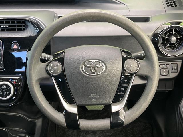 インテリアに合わせたデザインのステアリングは、運転される方のことも考え、運転しやすい形状、大きさです。是非一度、実際に触ってお確かめください。