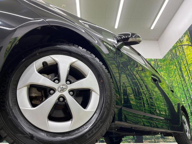 プリウス Ｓ　後期　純正ナビ　バックカメラ　禁煙車　スマートキー　ＨＩＤヘッド　ビルトインＥＴＣ　純正１５インチアルミ　オートライト　オートエアコン　ＣＤ　地デジ　ステアリングスイッチ　トラクションコントロール（12枚目）