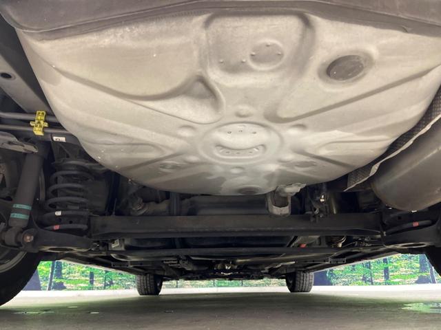 プリウス Ｓ　後期　純正ナビ　バックカメラ　禁煙車　スマートキー　ＨＩＤヘッド　ビルトインＥＴＣ　純正１５インチアルミ　オートライト　オートエアコン　ＣＤ　地デジ　ステアリングスイッチ　トラクションコントロール（18枚目）