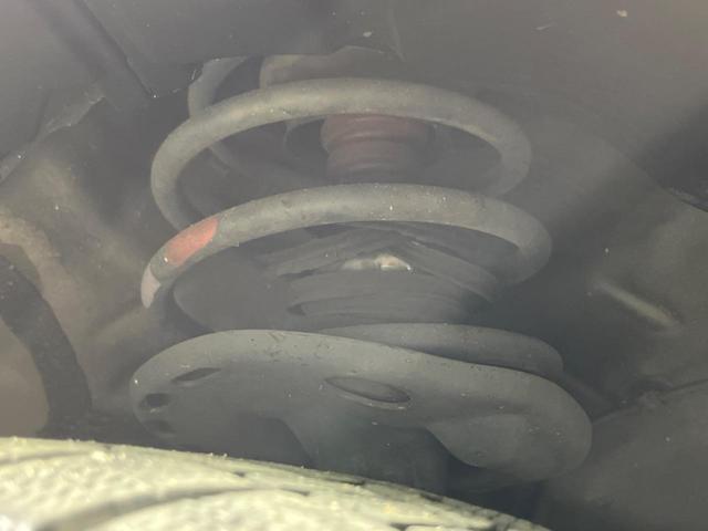 プリウス Ｓ　後期　純正ナビ　バックカメラ　禁煙車　スマートキー　ＨＩＤヘッド　ビルトインＥＴＣ　純正１５インチアルミ　オートライト　オートエアコン　ＣＤ　地デジ　ステアリングスイッチ　トラクションコントロール（19枚目）