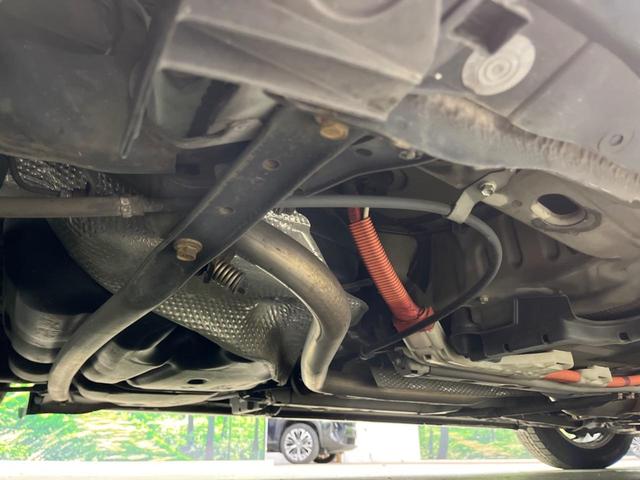 プリウス Ｓ　後期　純正ナビ　バックカメラ　禁煙車　スマートキー　ＨＩＤヘッド　ビルトインＥＴＣ　純正１５インチアルミ　オートライト　オートエアコン　ＣＤ　地デジ　ステアリングスイッチ　トラクションコントロール（21枚目）