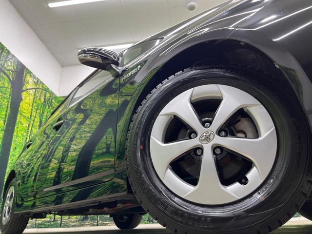 プリウス Ｓ　後期　純正ナビ　バックカメラ　禁煙車　スマートキー　ＨＩＤヘッド　ビルトインＥＴＣ　純正１５インチアルミ　オートライト　オートエアコン　ＣＤ　地デジ　ステアリングスイッチ　トラクションコントロール（28枚目）