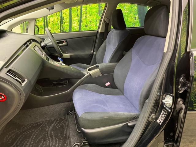 プリウス Ｓ　後期　純正ナビ　バックカメラ　禁煙車　スマートキー　ＨＩＤヘッド　ビルトインＥＴＣ　純正１５インチアルミ　オートライト　オートエアコン　ＣＤ　地デジ　ステアリングスイッチ　トラクションコントロール（33枚目）