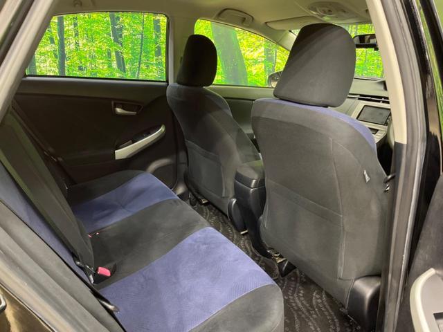 プリウス Ｓ　後期　純正ナビ　バックカメラ　禁煙車　スマートキー　ＨＩＤヘッド　ビルトインＥＴＣ　純正１５インチアルミ　オートライト　オートエアコン　ＣＤ　地デジ　ステアリングスイッチ　トラクションコントロール（35枚目）