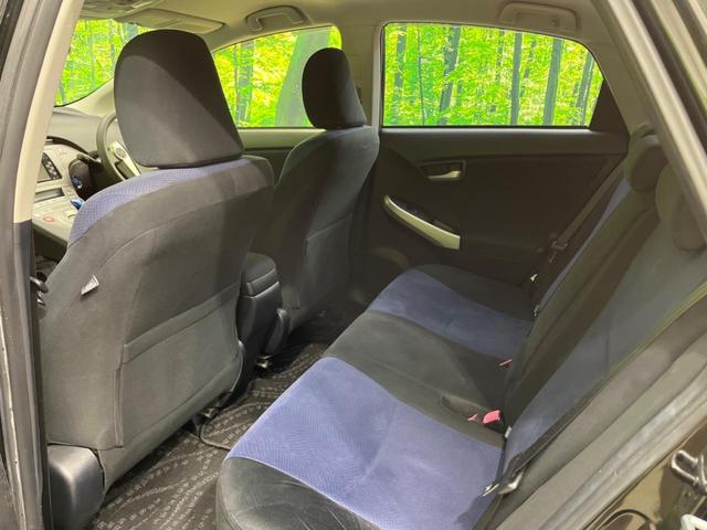 プリウス Ｓ　後期　純正ナビ　バックカメラ　禁煙車　スマートキー　ＨＩＤヘッド　ビルトインＥＴＣ　純正１５インチアルミ　オートライト　オートエアコン　ＣＤ　地デジ　ステアリングスイッチ　トラクションコントロール（36枚目）