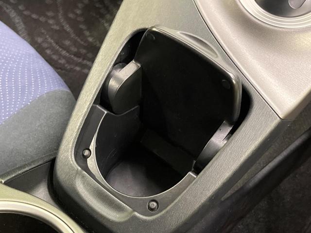 プリウス Ｓ　後期　純正ナビ　バックカメラ　禁煙車　スマートキー　ＨＩＤヘッド　ビルトインＥＴＣ　純正１５インチアルミ　オートライト　オートエアコン　ＣＤ　地デジ　ステアリングスイッチ　トラクションコントロール（47枚目）