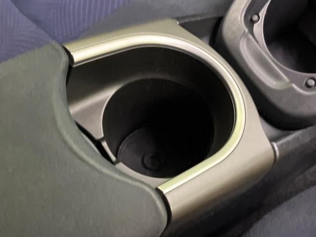 プリウス Ｓ　後期　純正ナビ　バックカメラ　禁煙車　スマートキー　ＨＩＤヘッド　ビルトインＥＴＣ　純正１５インチアルミ　オートライト　オートエアコン　ＣＤ　地デジ　ステアリングスイッチ　トラクションコントロール（48枚目）