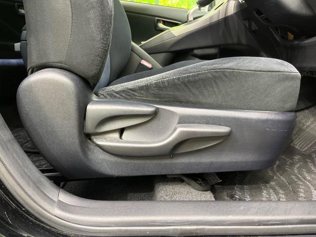プリウス Ｓ　後期　純正ナビ　バックカメラ　禁煙車　スマートキー　ＨＩＤヘッド　ビルトインＥＴＣ　純正１５インチアルミ　オートライト　オートエアコン　ＣＤ　地デジ　ステアリングスイッチ　トラクションコントロール（52枚目）