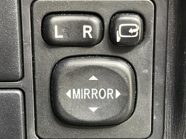 プリウス Ｓ　後期　純正ナビ　バックカメラ　禁煙車　スマートキー　ＨＩＤヘッド　ビルトインＥＴＣ　純正１５インチアルミ　オートライト　オートエアコン　ＣＤ　地デジ　ステアリングスイッチ　トラクションコントロール（53枚目）