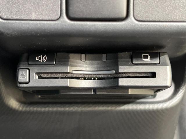 アクア S SDナビ 禁煙車 スマートキー ETC オートライト オートエアコン CD DVD再生 フルセグ ステアリングスイッチ シートリフター プライバシーガラス ドアバイザー ヘッドライトレベライザー(4枚目)