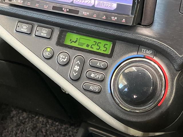 アクア S SDナビ 禁煙車 スマートキー ETC オートライト オートエアコン CD DVD再生 フルセグ ステアリングスイッチ シートリフター プライバシーガラス ドアバイザー ヘッドライトレベライザー(6枚目)