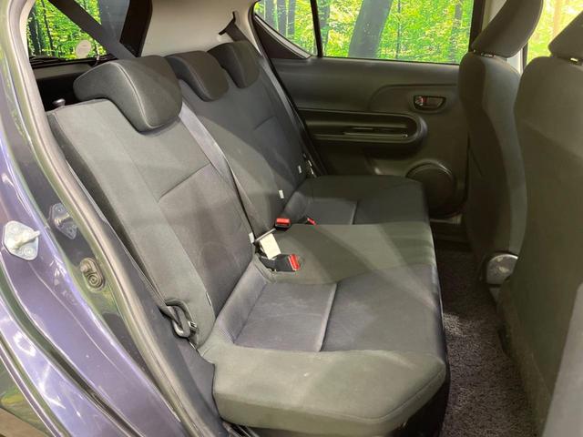 アクア S SDナビ バックカメラ 禁煙車 スマートキー オートライト オートエアコン CD 地デジ 15インチアルミホイル 電動格納ミラー シートリフター ワイパーデアイサー トラクションコントロール(9枚目)