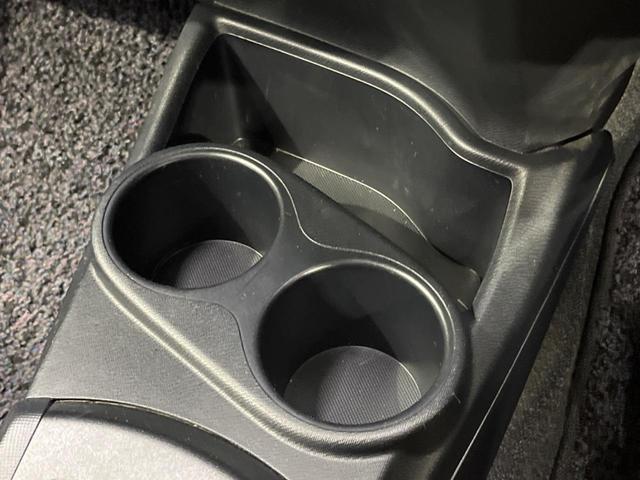 アクア S SDナビ バックカメラ 禁煙車 スマートキー オートライト オートエアコン CD 地デジ 15インチアルミホイル 電動格納ミラー シートリフター ワイパーデアイサー トラクションコントロール(47枚目)