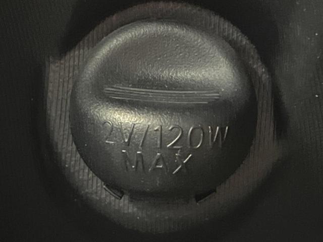 アクア S SDナビ バックカメラ 禁煙車 スマートキー オートライト オートエアコン CD 地デジ 15インチアルミホイル 電動格納ミラー シートリフター ワイパーデアイサー トラクションコントロール(59枚目)