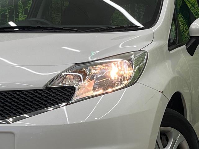 ノート Ｘ　純正ナビ　バックカメラ　エマージェンシーブレーキ　禁煙車　レーンキープ　スマートキー　ＥＴＣ　車線逸脱警報　オートライト　オートエアコン　ＣＤ再生　フルセグ　ドアバイザー　ヘッドライトレベライザー（12枚目）