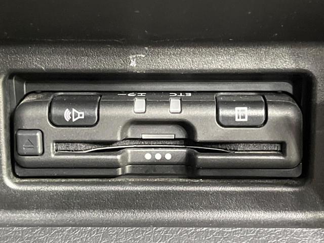 キャラバン ロングＥＸ　全周囲カメラ　インテリジェントエマージェンシーブレーキ　禁煙車　コーナーセンサー　レーンキープ　ＥＴＣ　オートハイビーム　スマートルームミラー　車線逸脱警報　誤発進抑制機能　オートライト　ＣＤ再生（4枚目）