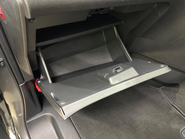 セレナ ＸＶ　４ＷＤ　両側電動スライド　純正１０型ナビ　全周囲カメラ　インテリジェントエマージェンシーブレーキ　禁煙車　ドラレコ　コーナーセンサー　レーンキープ　スマートキー　ＥＴＣ　クルコン　オートハイビーム（22枚目）