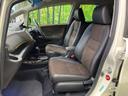 ハイブリッド・スマートセレクション　純正９インチナビ　バックカメラ　禁煙車　ハーフレザーシート　シートヒーター　ＨＩＤヘッド　ＥＴＣ　クルコン　オートライト　オートエアコン　純正１５インチＡＷ　ＣＤ／ＤＶＤ再生　フルセグ　革巻ハンドル（22枚目）