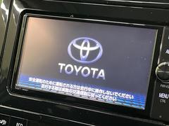 【メーカー純正ナビ】インテリアに溶け込むスタイリッシュな「専用設計」メーカーナビを装備♪視認性や操作性など基本性能にも優れ、より上質なカーライフをお楽しみいただけます。 3