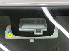 【スズキ　セーフティサポート】走行中に前方の車両等を認識し、衝突しそうな時は警報とブレーキで衝突回避と被害軽減をアシスト。より安全にドライブをお楽しみいただけます。 3