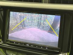 【バックカメラ】駐車時に後方がリアルタイム映像で確認できます。大型商業施設や立体駐車場での駐車時や、夜間のバック時に大活躍！運転スキルに関わらず、今や必須となった装備のひとつです！ 4