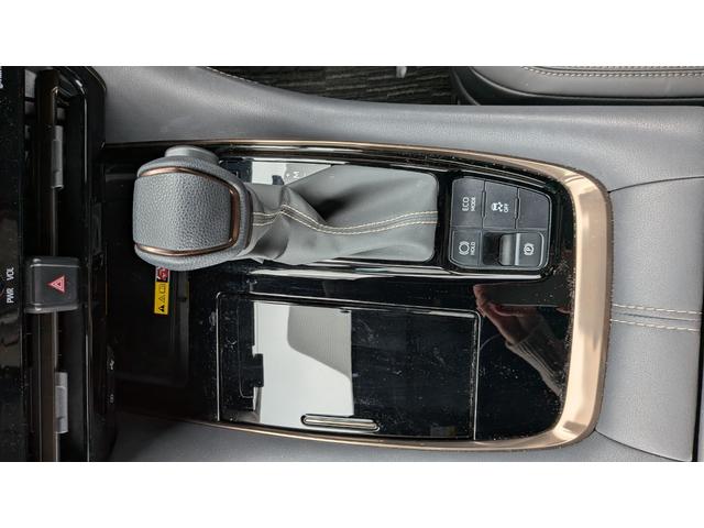 アルファード Ｚ　ユニバーサルステップ／プリクラッシュセーフティ／ブラインドスポット／レーンディパーチャーアラート／デジタルインナーミラー／ナビ／ＴＶ／３６０°カメラ／後席モニター／レザーシート／メーカー保証継承（10枚目）