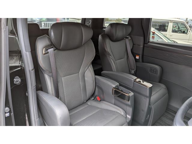 アルファード Ｚ　ユニバーサルステップ／プリクラッシュセーフティ／ブラインドスポット／レーンディパーチャーアラート／デジタルインナーミラー／ナビ／ＴＶ／３６０°カメラ／後席モニター／レザーシート／メーカー保証継承（13枚目）