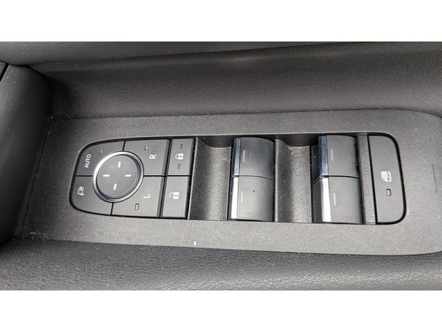 アルファード Ｚ　ユニバーサルステップ／プリクラッシュセーフティ／ブラインドスポット／レーンディパーチャーアラート／デジタルインナーミラー／ナビ／ＴＶ／３６０°カメラ／後席モニター／レザーシート／メーカー保証継承（23枚目）