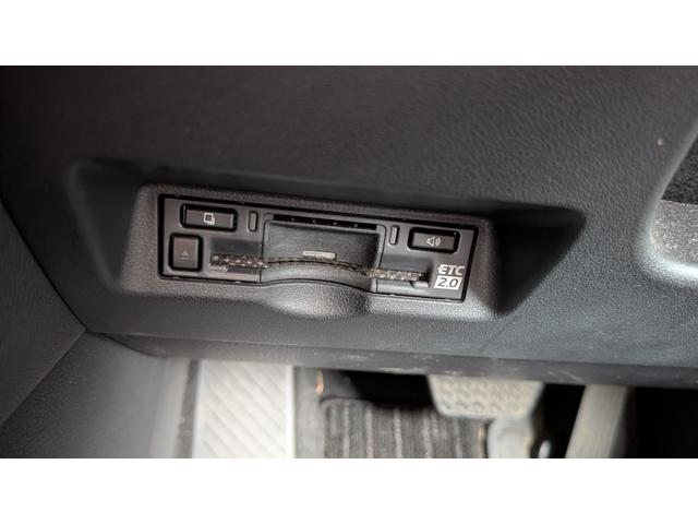 アルファード Ｚ　ユニバーサルステップ／プリクラッシュセーフティ／ブラインドスポット／レーンディパーチャーアラート／デジタルインナーミラー／ナビ／ＴＶ／３６０°カメラ／後席モニター／レザーシート／メーカー保証継承（30枚目）