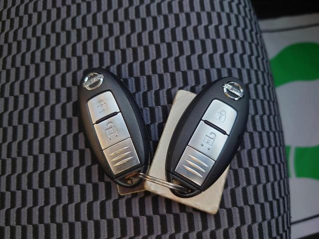 Ｘ　ＦＯＵＲ　切替４ＷＤ　純正ナビ　フルセグ　Ｂｌｕｅｔｏｏｔｈ　ＵＳＢ　社外ＥＴＣ　バックカメラ　ＡＵＴＯ格納ミラー　スマートキー２個　横滑り防止　ライトレベライザー　社外１５インチアルミ(40枚目)