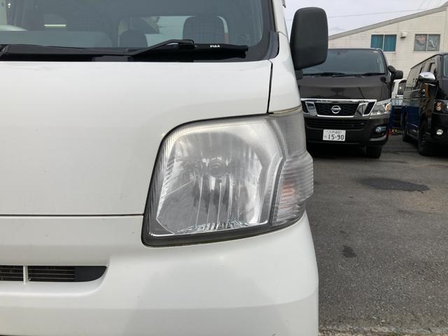 ハイゼットカーゴ デッキバンＧ　４ＷＤ　５速マニュアル　両側スライドドア　前方ドラレコ　ポータブルナビ　荷台マッド　社外アルミ　ＣＤデッキ　シートカバー　車検Ｒ９年１月　パワステ　エアコン　パワーウィンドウ　１７３７１５ｋｍ　軽バン（7枚目）