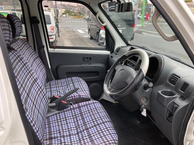 ハイゼットカーゴ デッキバンＧ　４ＷＤ　５速マニュアル　両側スライドドア　前方ドラレコ　ポータブルナビ　荷台マッド　社外アルミ　ＣＤデッキ　シートカバー　車検Ｒ９年１月　パワステ　エアコン　パワーウィンドウ　１７３７１５ｋｍ　軽バン（18枚目）