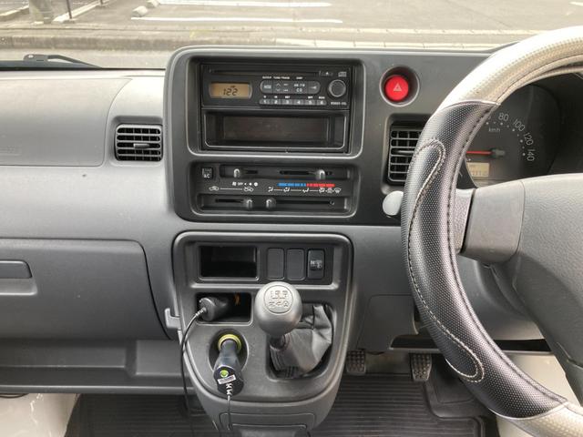 ハイゼットカーゴ デッキバンＧ　４ＷＤ　５速マニュアル　両側スライドドア　前方ドラレコ　ポータブルナビ　荷台マッド　社外アルミ　ＣＤデッキ　シートカバー　車検Ｒ９年１月　パワステ　エアコン　パワーウィンドウ　１７３７１５ｋｍ　軽バン（21枚目）