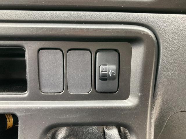 ハイゼットカーゴ デッキバンＧ　４ＷＤ　５速マニュアル　両側スライドドア　前方ドラレコ　ポータブルナビ　荷台マッド　社外アルミ　ＣＤデッキ　シートカバー　車検Ｒ９年１月　パワステ　エアコン　パワーウィンドウ　１７３７１５ｋｍ　軽バン（26枚目）