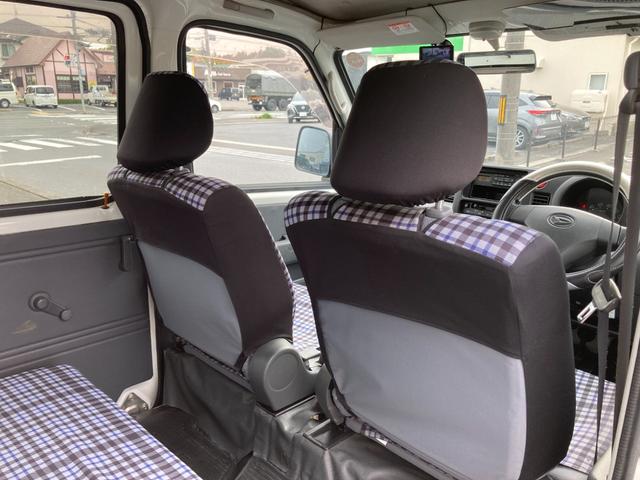 ハイゼットカーゴ デッキバンＧ　４ＷＤ　５速マニュアル　両側スライドドア　前方ドラレコ　ポータブルナビ　荷台マッド　社外アルミ　ＣＤデッキ　シートカバー　車検Ｒ９年１月　パワステ　エアコン　パワーウィンドウ　１７３７１５ｋｍ　軽バン（42枚目）