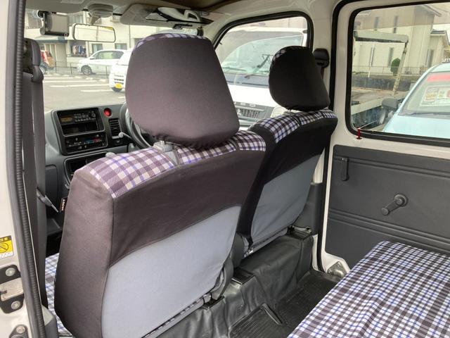 ハイゼットカーゴ デッキバンＧ　４ＷＤ　５速マニュアル　両側スライドドア　前方ドラレコ　ポータブルナビ　荷台マッド　社外アルミ　ＣＤデッキ　シートカバー　車検Ｒ９年１月　パワステ　エアコン　パワーウィンドウ　１７３７１５ｋｍ　軽バン（53枚目）