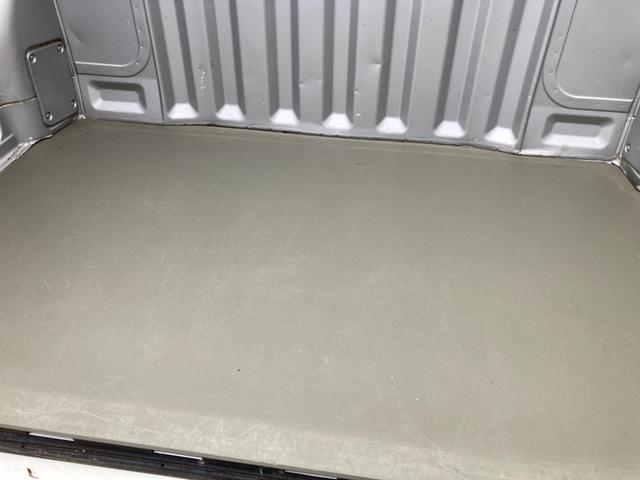 ハイゼットカーゴ デッキバンＧ　４ＷＤ　５速マニュアル　両側スライドドア　前方ドラレコ　ポータブルナビ　荷台マッド　社外アルミ　ＣＤデッキ　シートカバー　車検Ｒ９年１月　パワステ　エアコン　パワーウィンドウ　１７３７１５ｋｍ　軽バン（59枚目）