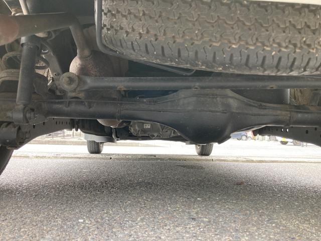 ハイゼットカーゴ デッキバンＧ　４ＷＤ　５速マニュアル　両側スライドドア　前方ドラレコ　ポータブルナビ　荷台マッド　社外アルミ　ＣＤデッキ　シートカバー　車検Ｒ９年１月　パワステ　エアコン　パワーウィンドウ　１７３７１５ｋｍ　軽バン（63枚目）